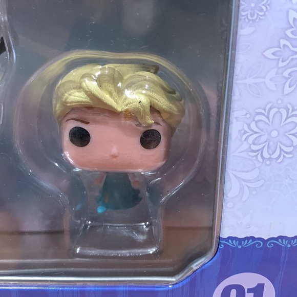 Disney’s Frozen Funko Pocket Pop collector tin set - Picture 4 of 13